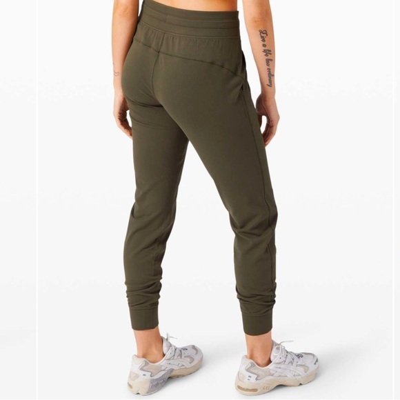 EUC - Lululemon Ready To Rulu Pant 29” - Dark Olive - Size 4 - Picture 2 of 7